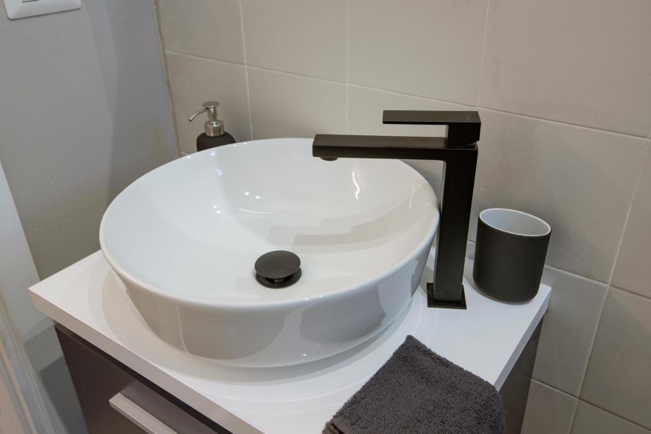 Super Modern And Design Apartment, A Due Passi Dai Navigli Milano Esterno foto